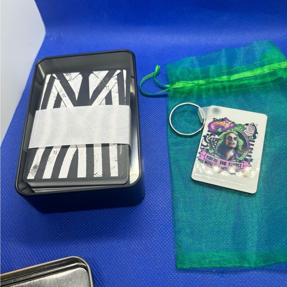 Beetle Juice Playing cards and keychain - Picture 2 of 6